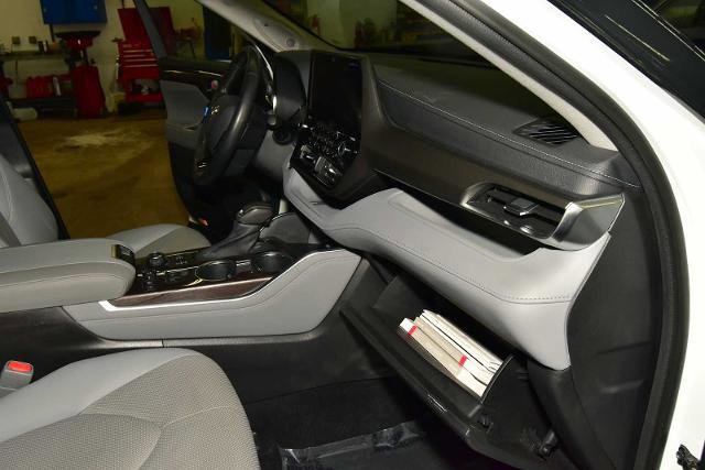 Used 2021 Toyota Highlander Limited image 22
