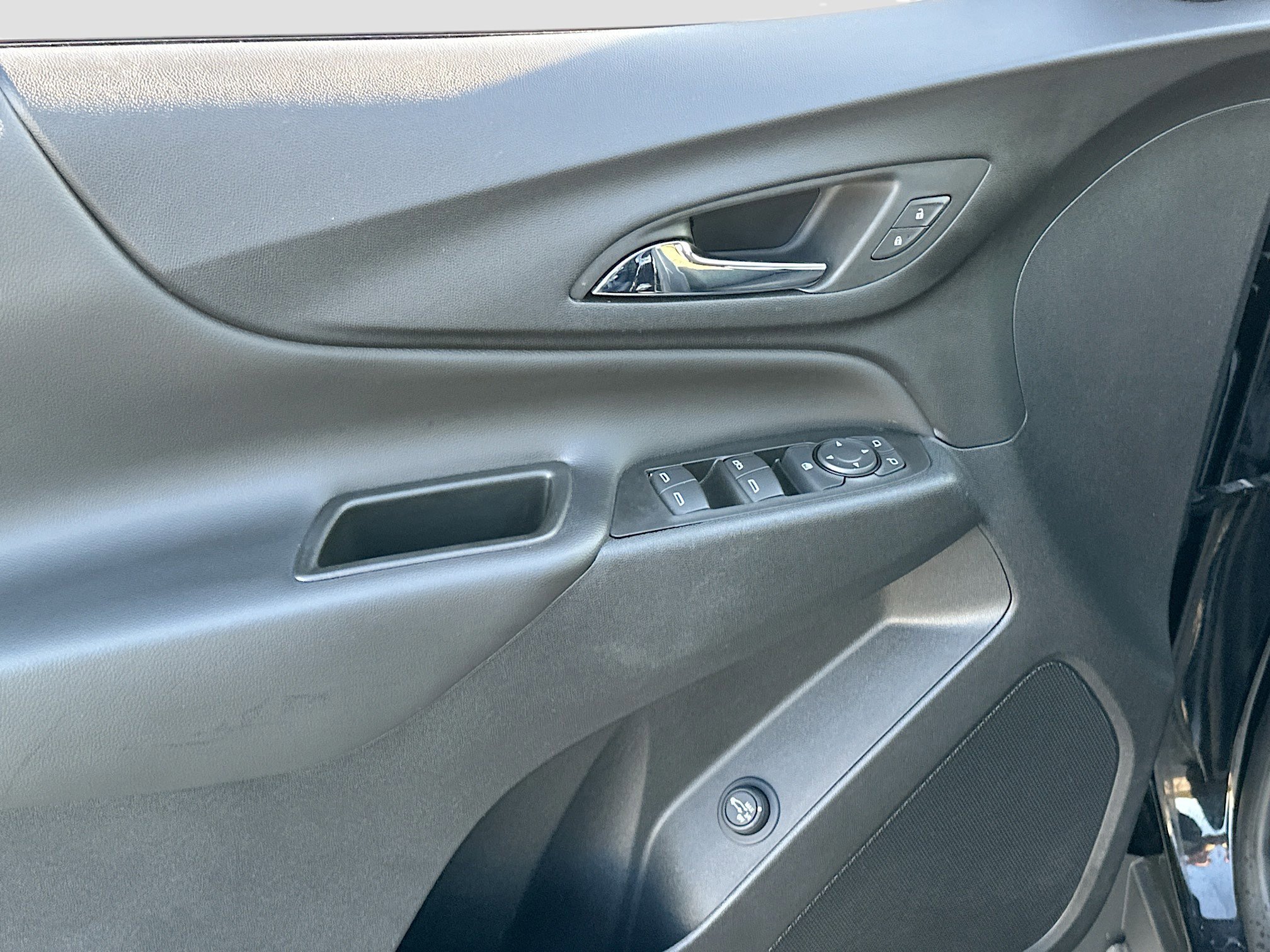 Used 2023 Chevrolet Equinox LT image 17