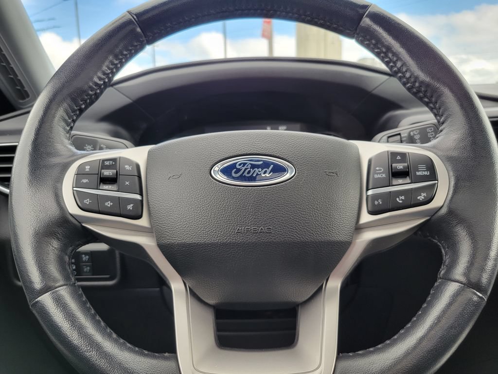 Certified 2022 Ford Explorer Limited w/ Equipment Group 301A AWD/4WD image 11