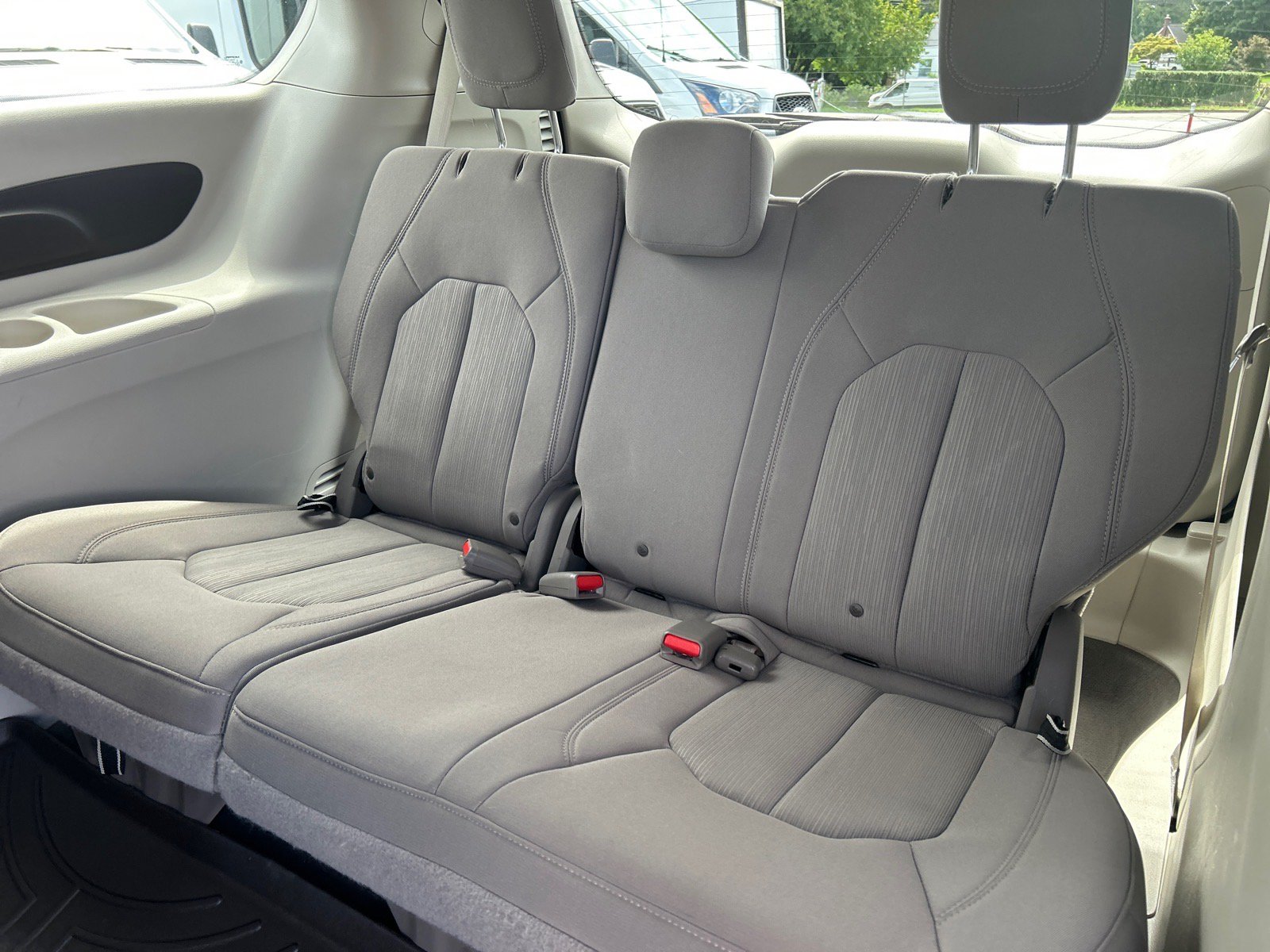 Used 2020 Chrysler Pacifica Touring w/ Advanced Safetytec Group FWD image 12