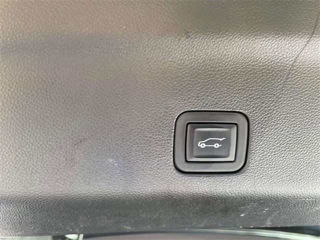 Used 2023 Chevrolet Suburban RST w/ Sport Performance Package image 37