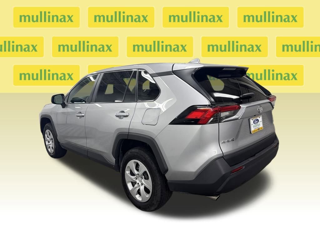 Used 2024 Toyota RAV4 LE image 9