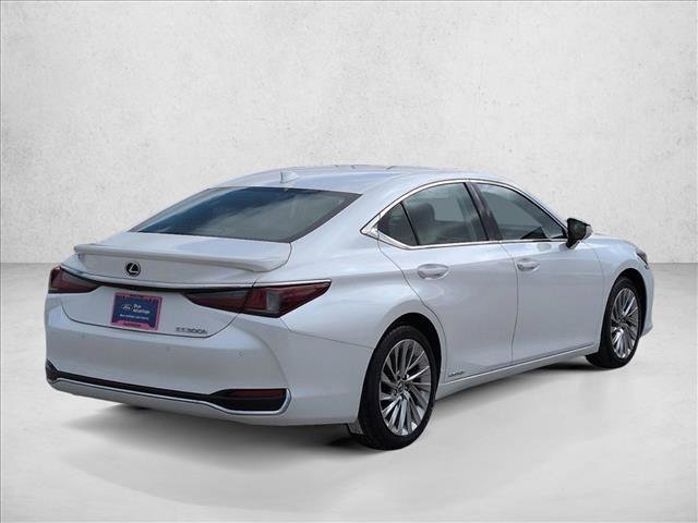 Used 2020 Lexus ES 300h w/ Premium Package image 3