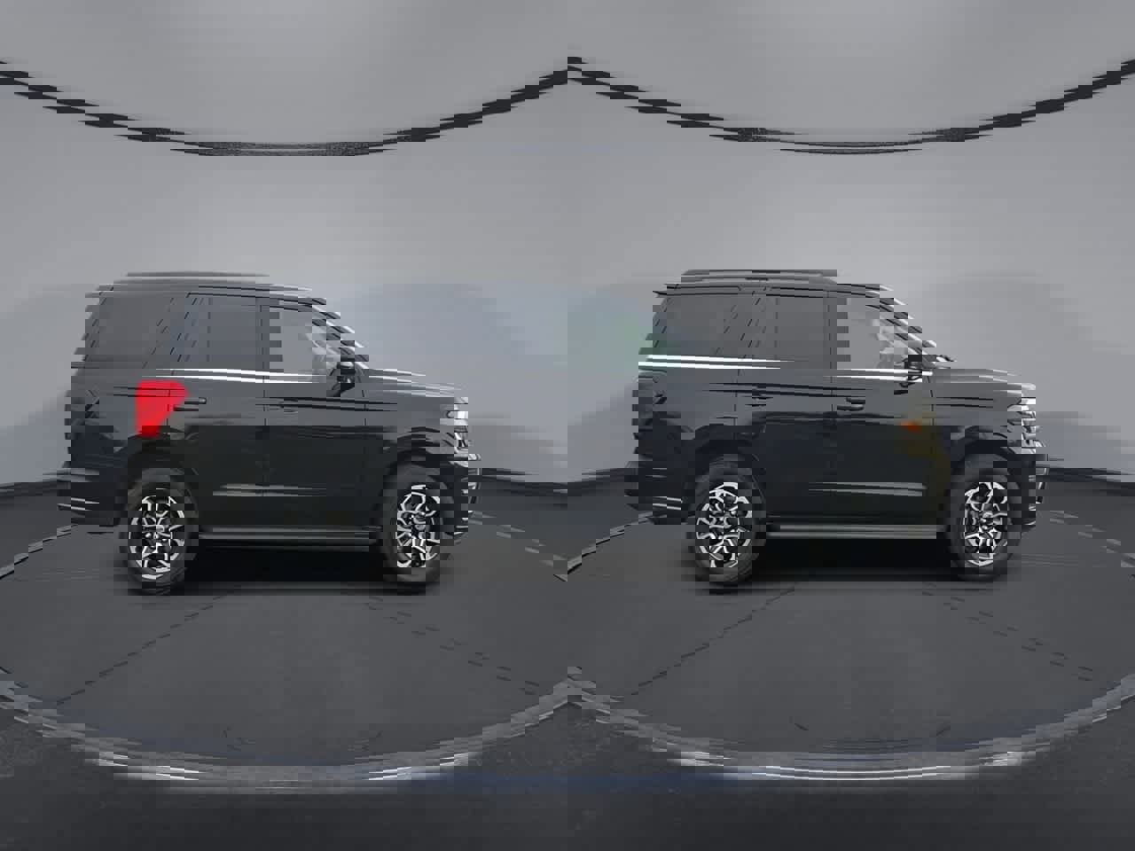 Certified 2024 Ford Expedition XLT image 9