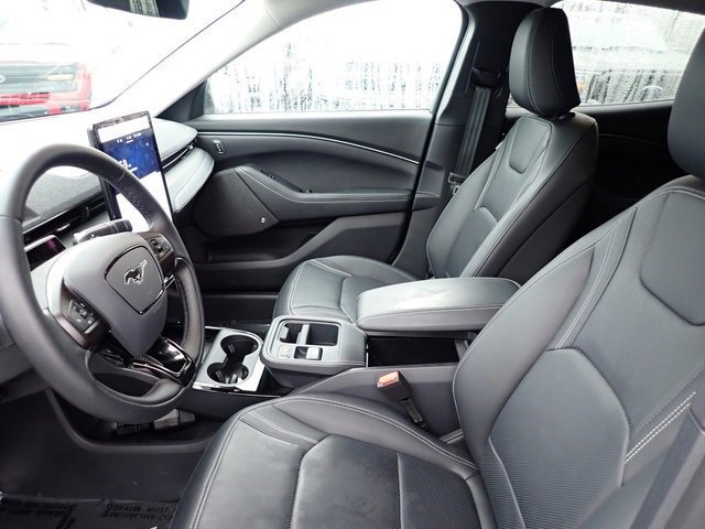 Certified 2025 Ford Mustang Mach-E Premium image 16