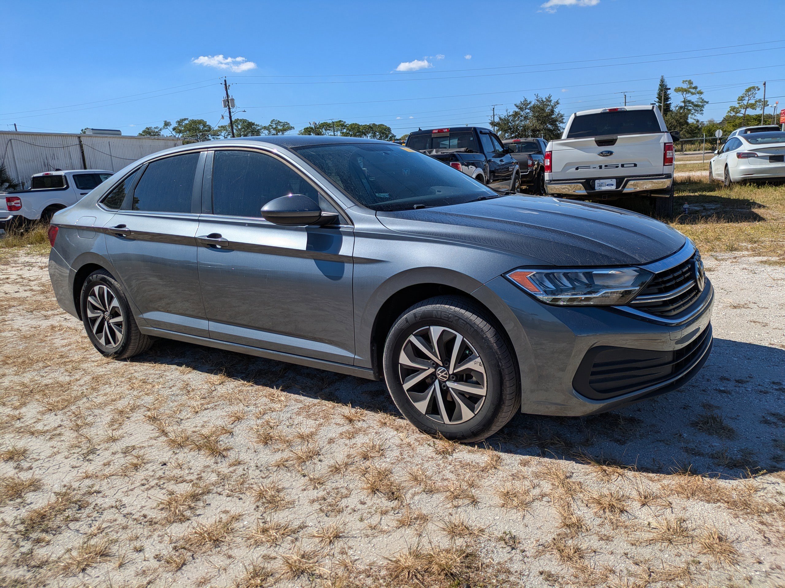 Used 2022 Volkswagen Jetta S image 2