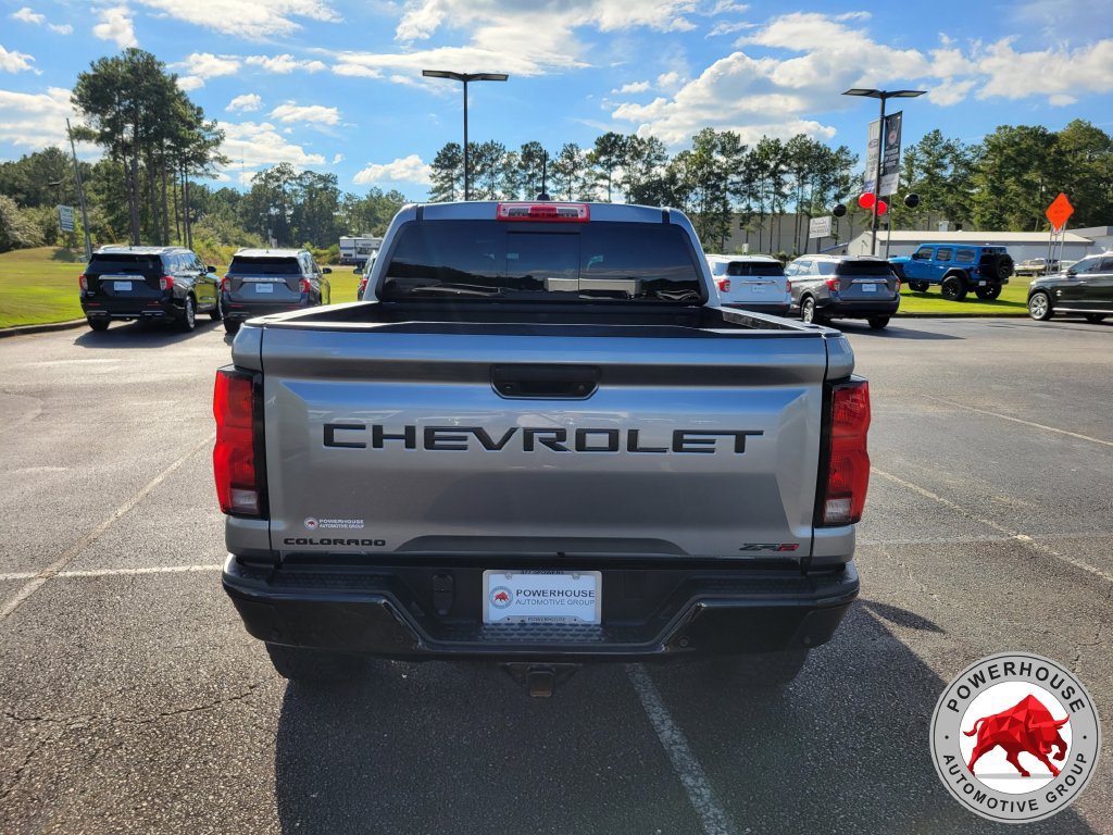Used 2024 Chevrolet Colorado ZR2 w/ Technology Package AWD/4WD image 5