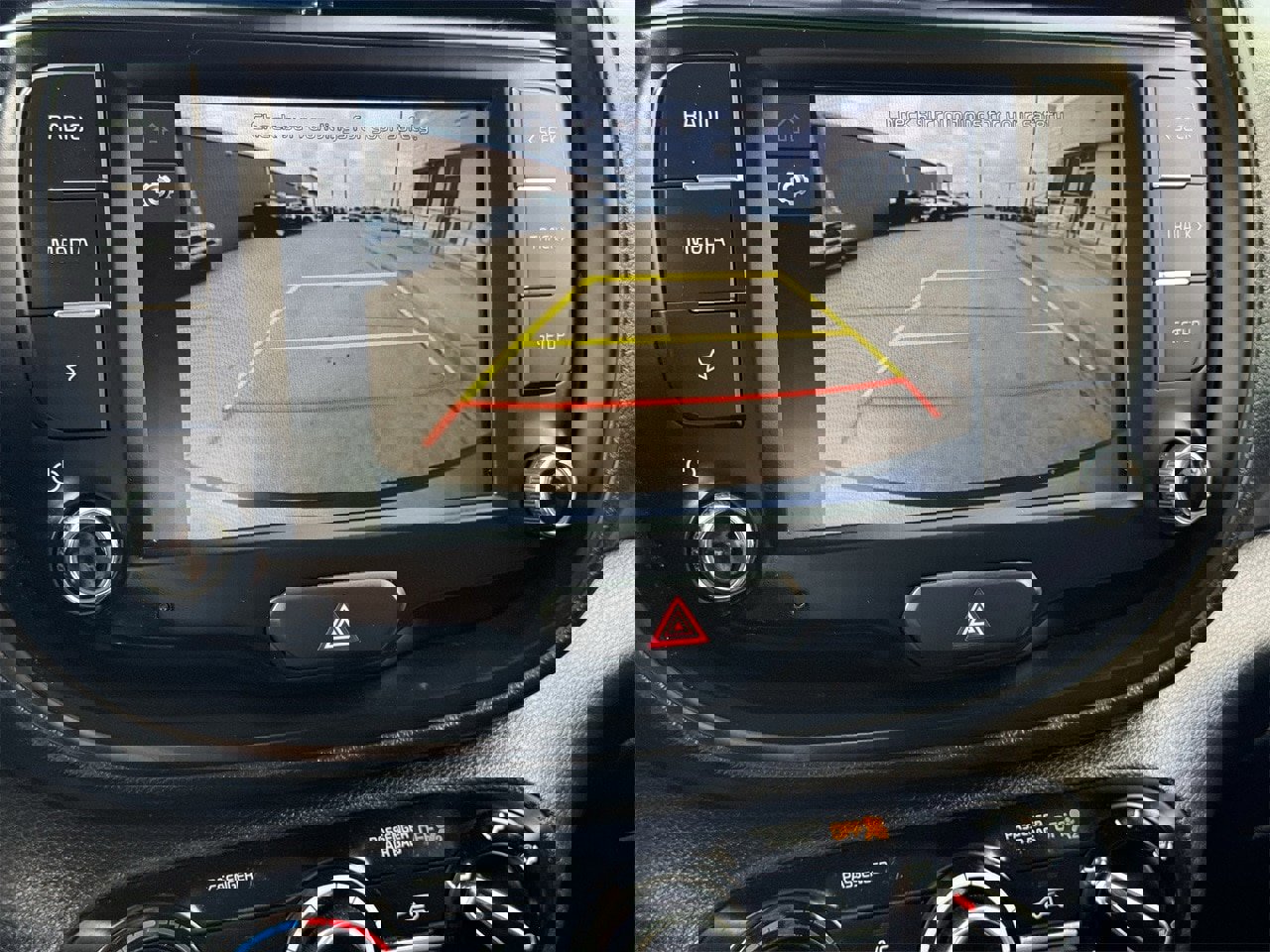 Used 2023 Kia Soul LX w/ LX Technology Package image 19