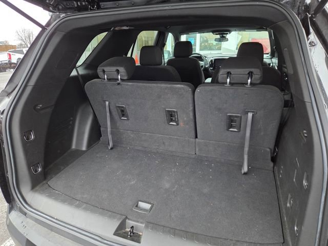 Used 2023 Chevrolet Traverse LT image 11
