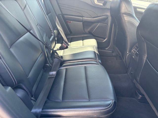 Certified 2025 Ford Escape Platinum AWD/4WD image 40