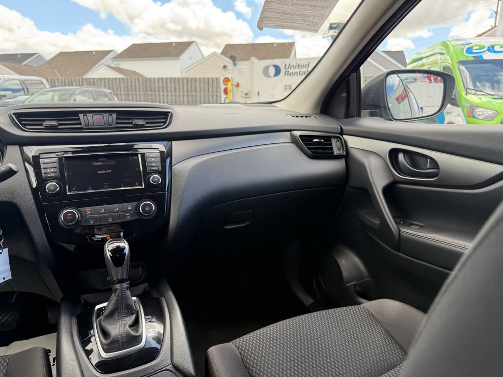 Used 2020 Nissan Rogue Sport S AWD/4WD image 38
