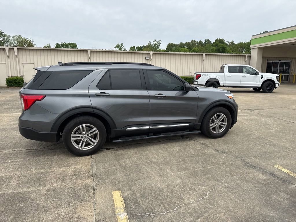 Certified 2022 Ford Explorer XLT image 9