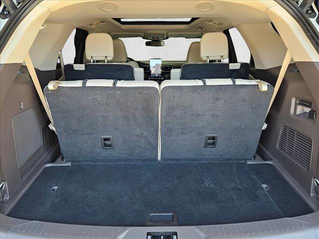 Certified 2024 Ford Explorer Platinum w/ Technology Package AWD/4WD image 6