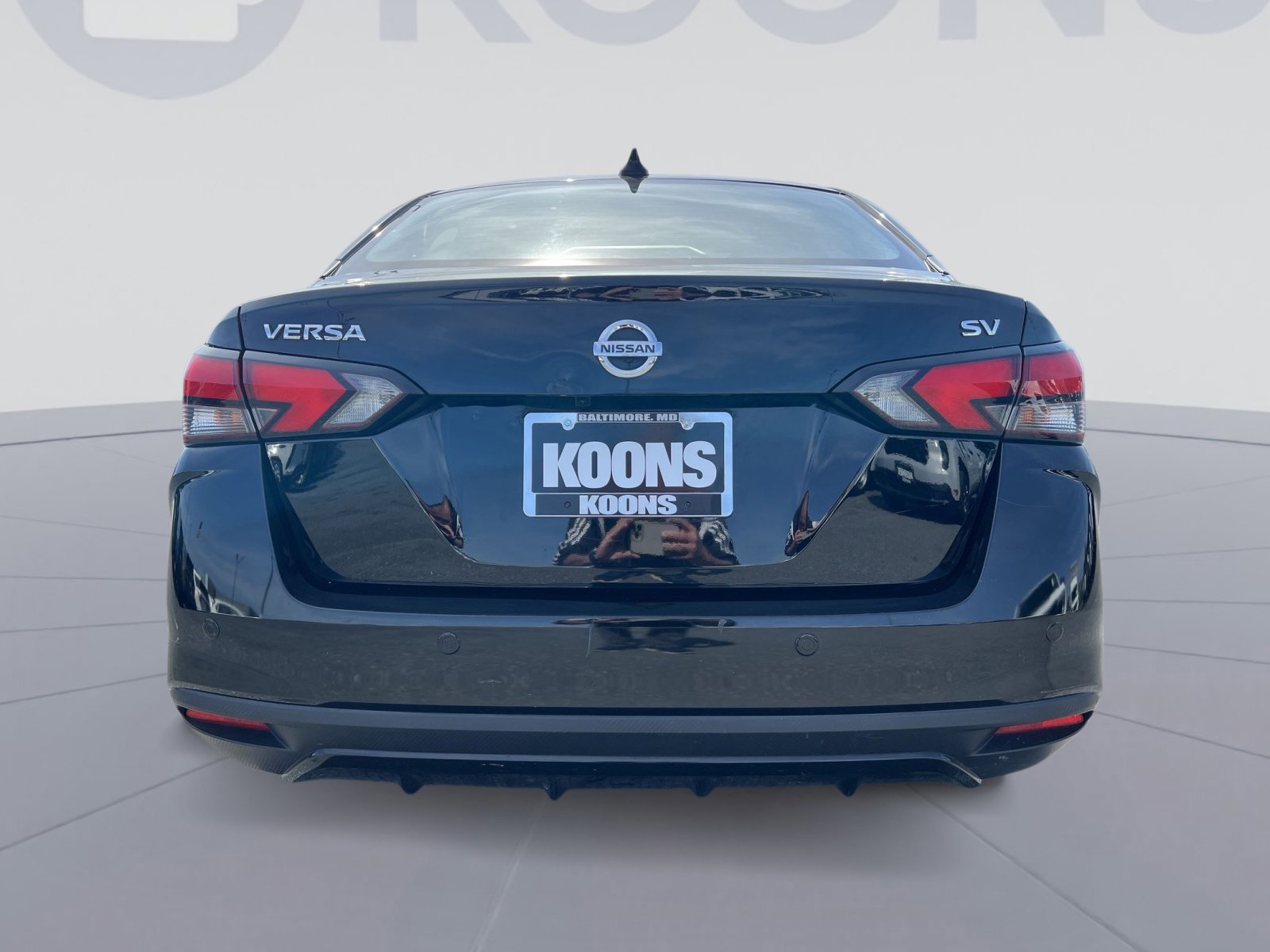 Used 2021 Nissan Versa SV FWD image 3