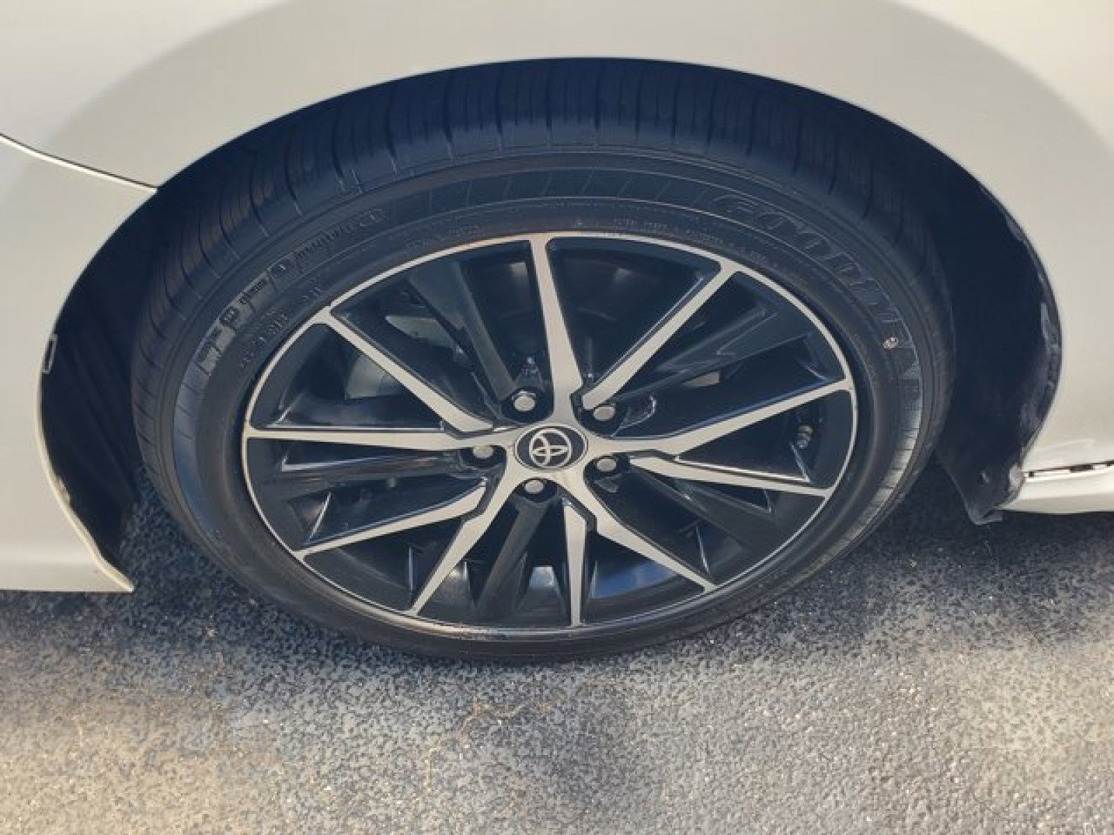 Used 2022 Toyota Camry SE w/ Convenience Package image 7