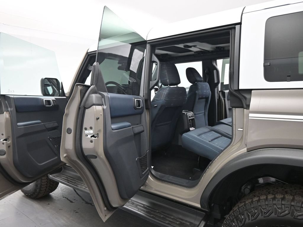 Certified 2026 Ford Bronco Heritage Edition AWD/4WD image 17