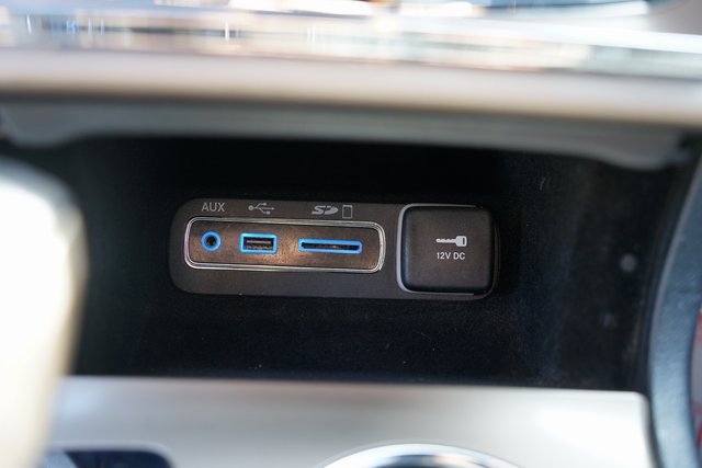 Used 2016 Jeep Grand Cherokee Laredo 75th Anniversary image 15