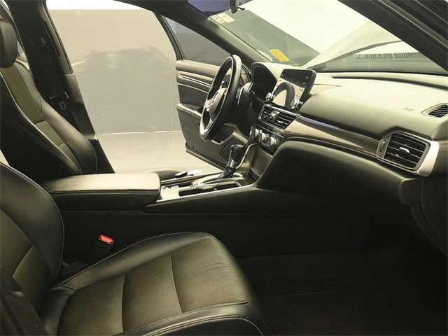 Used 2018 Honda Accord Sport image 16