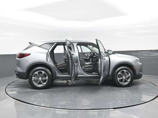 Used 2025 Chevrolet Blazer LT AWD/4WD image 28