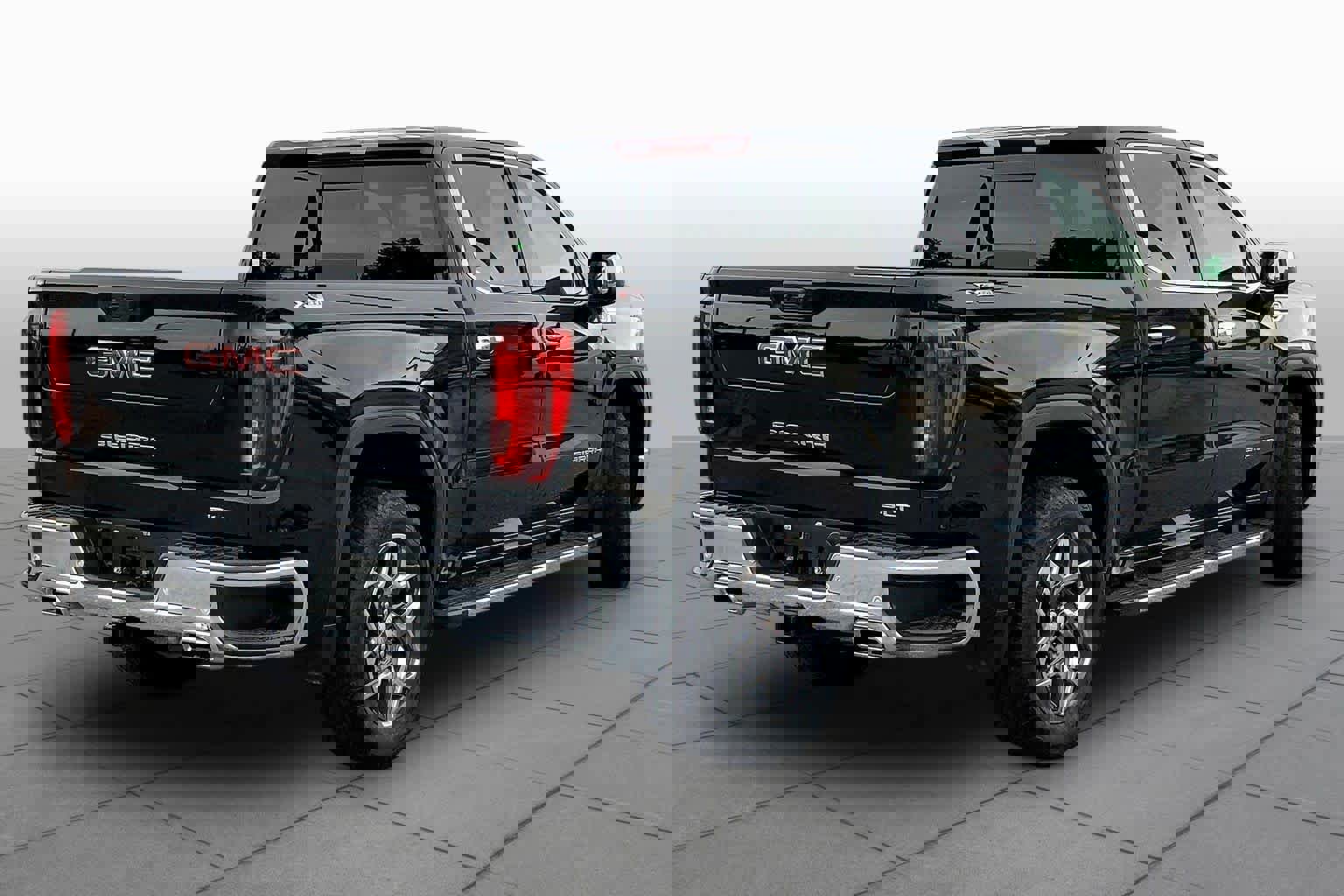 Used 2025 GMC Sierra 1500 SLT w/ SLT Premium Plus Package image 3