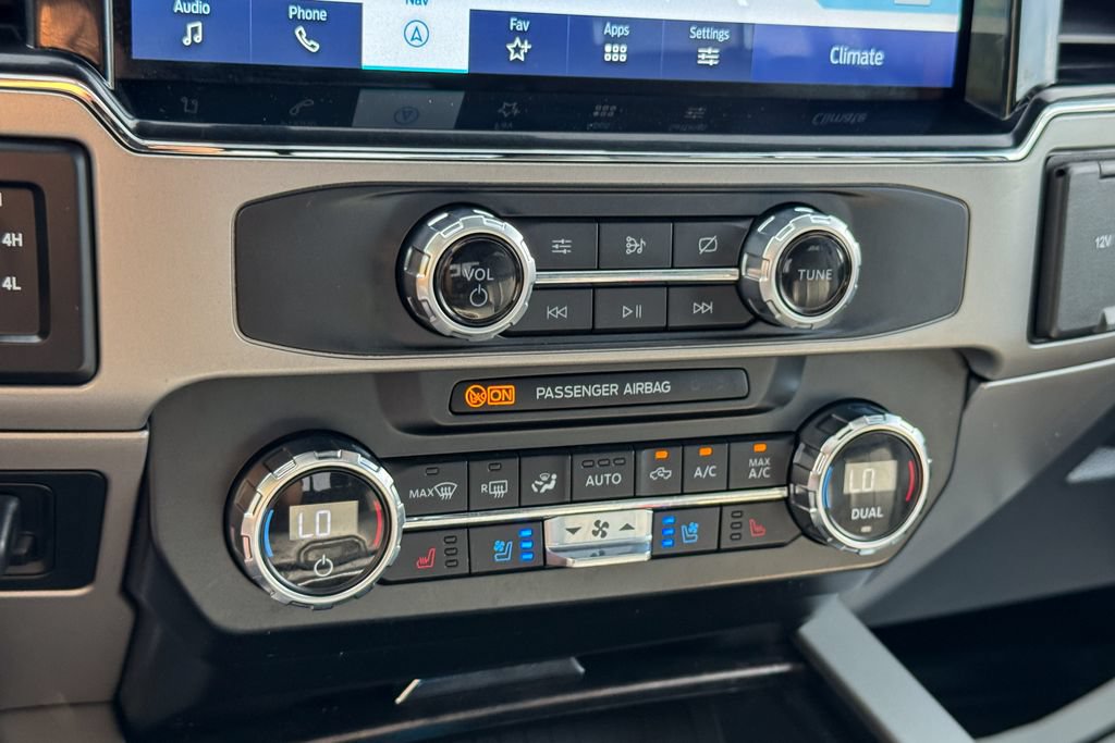 Certified 2022 Ford F350 Lariat w/ Black Appearance Package AWD/4WD image 38