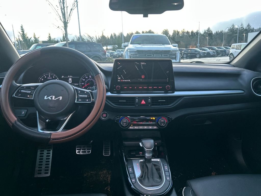 Used 2022 Kia Forte GT-Line w/ GT-Line Premium Package image 6