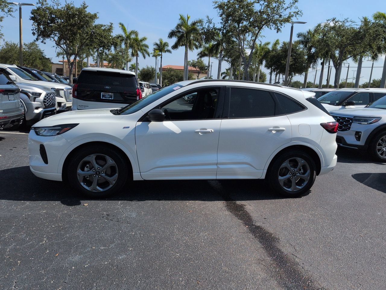 Certified 2023 Ford Escape ST-Line w/ Tech Pack #1 FWD image 6