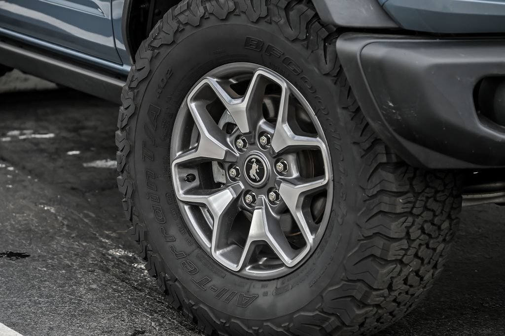 Certified 2025 Ford Bronco Badlands AWD/4WD image 3