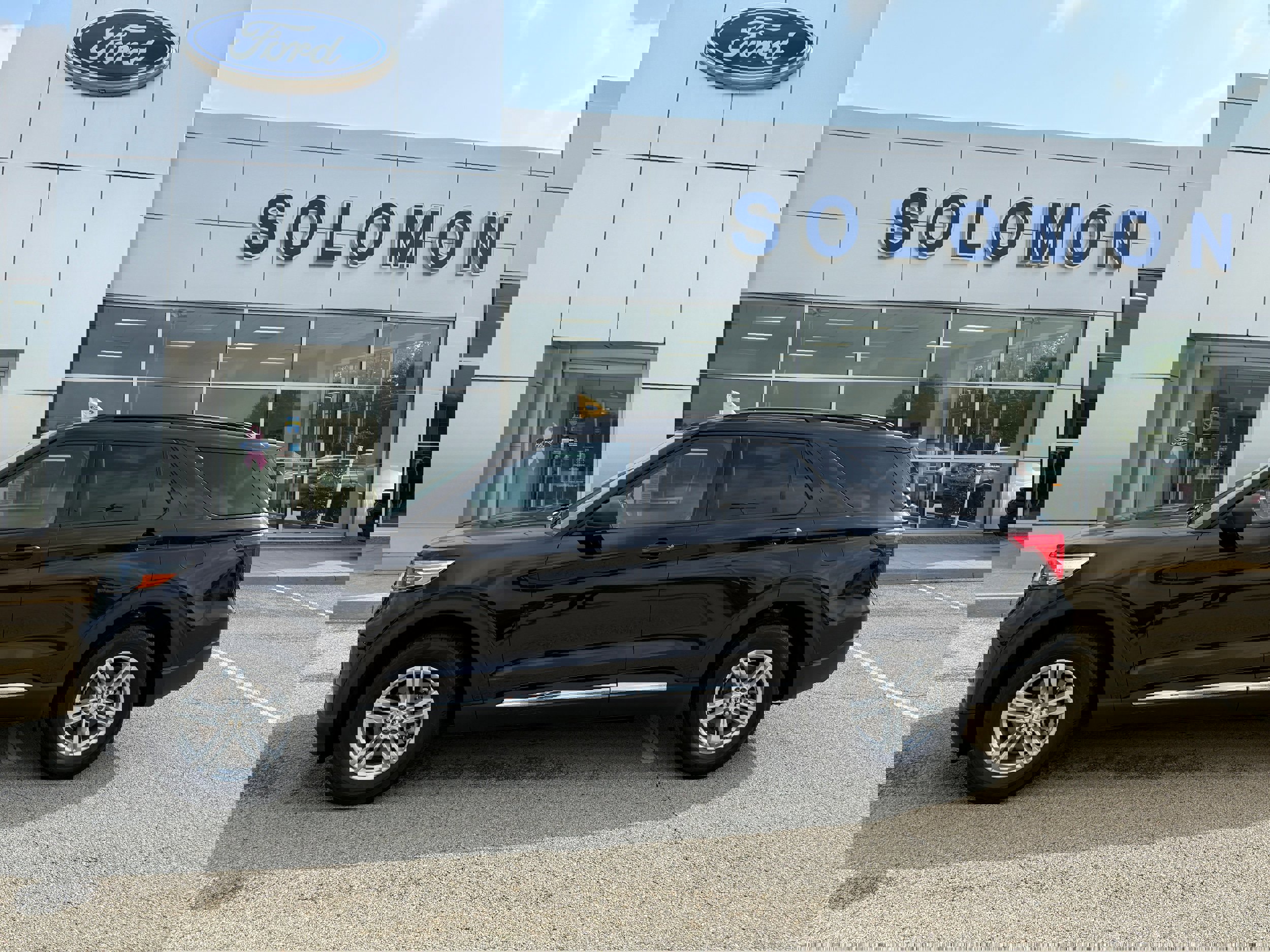 Certified 2023 Ford Explorer XLT w/ Equipment Group 202A image 6