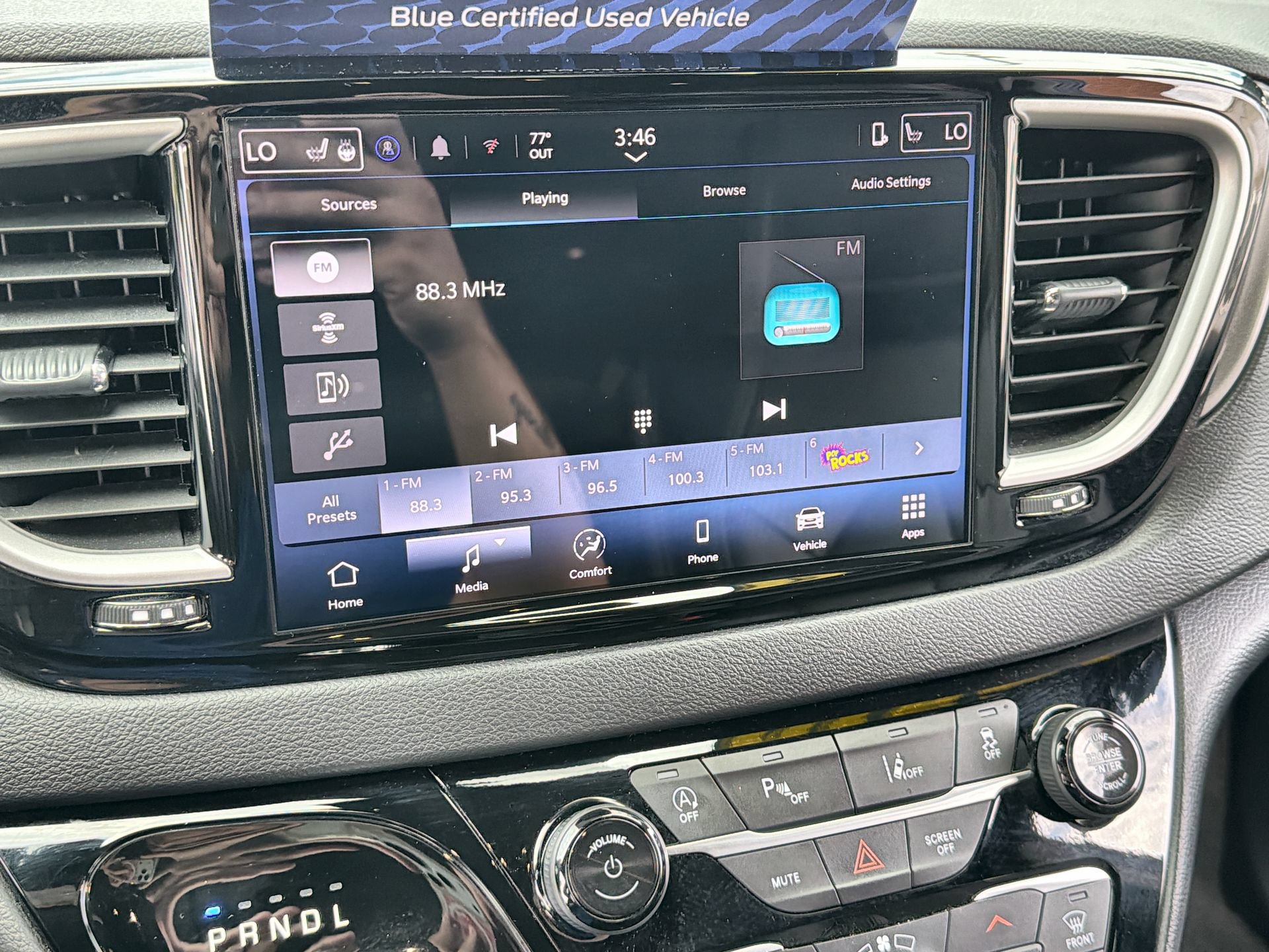 Used 2025 Chrysler Pacifica Select FWD image 16