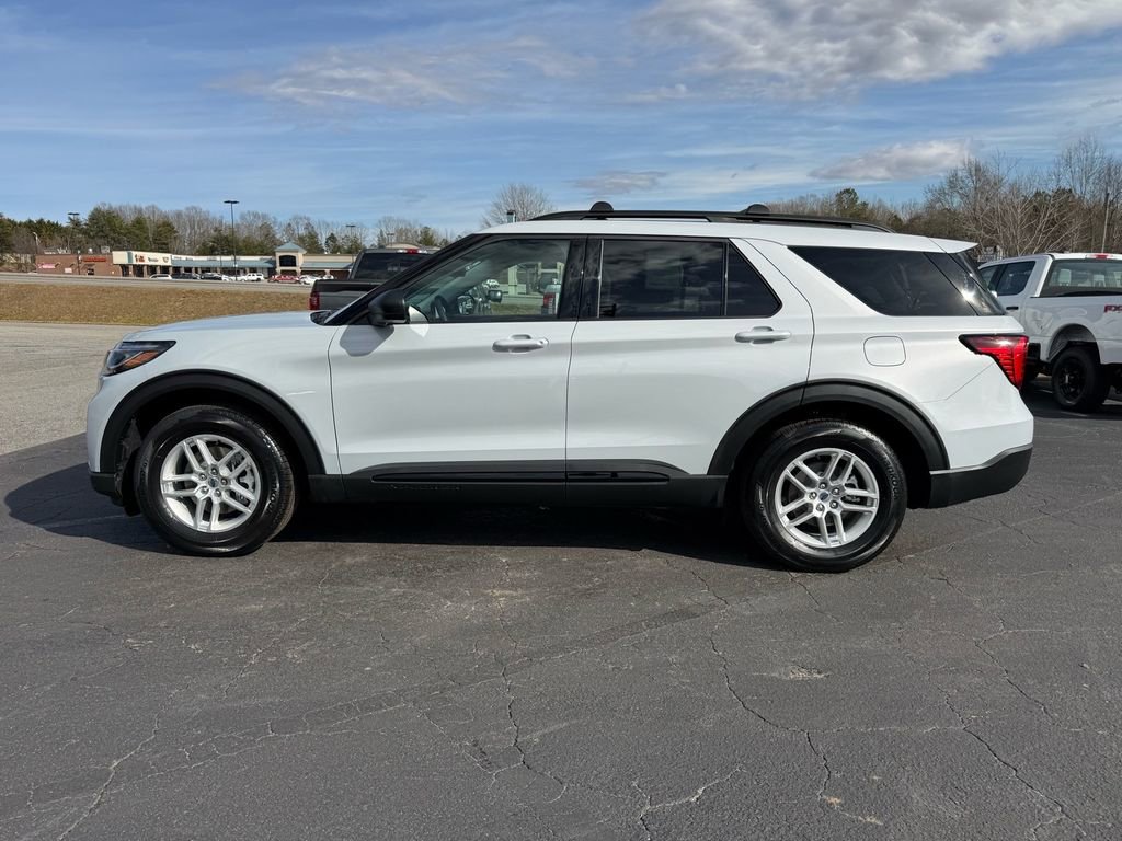 Certified 2026 Ford Explorer Active w/ Active Comfort Package RWD image 7