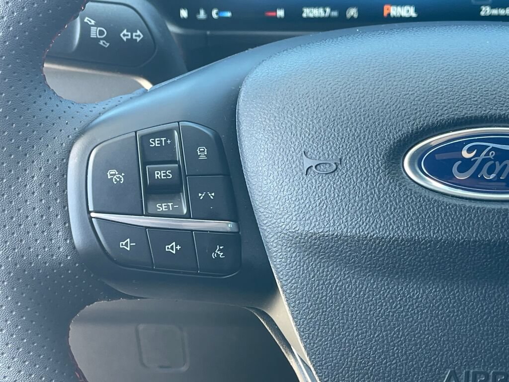 Certified 2023 Ford Escape ST-Line Elite w/ Premium Technology Package AWD/4WD image 17
