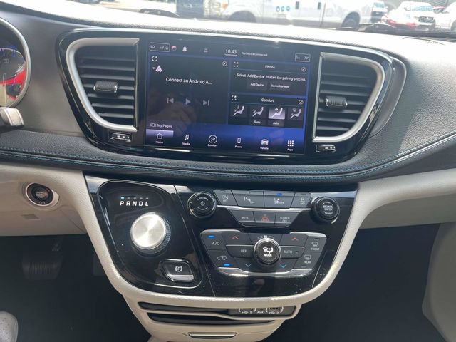 Used 2021 Chrysler Pacifica Touring-L FWD image 26