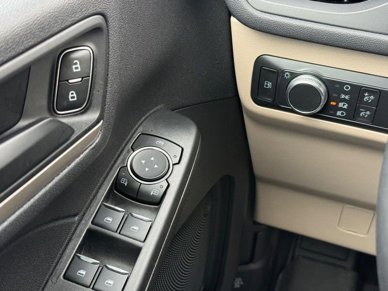 Certified 2022 Ford Escape SE w/ Cold Weather Package image 20