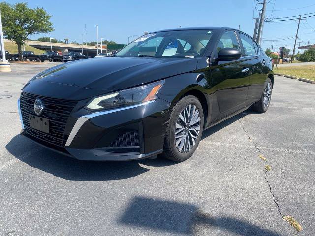 Used 2025 Nissan Altima 2.5 SV FWD image 3