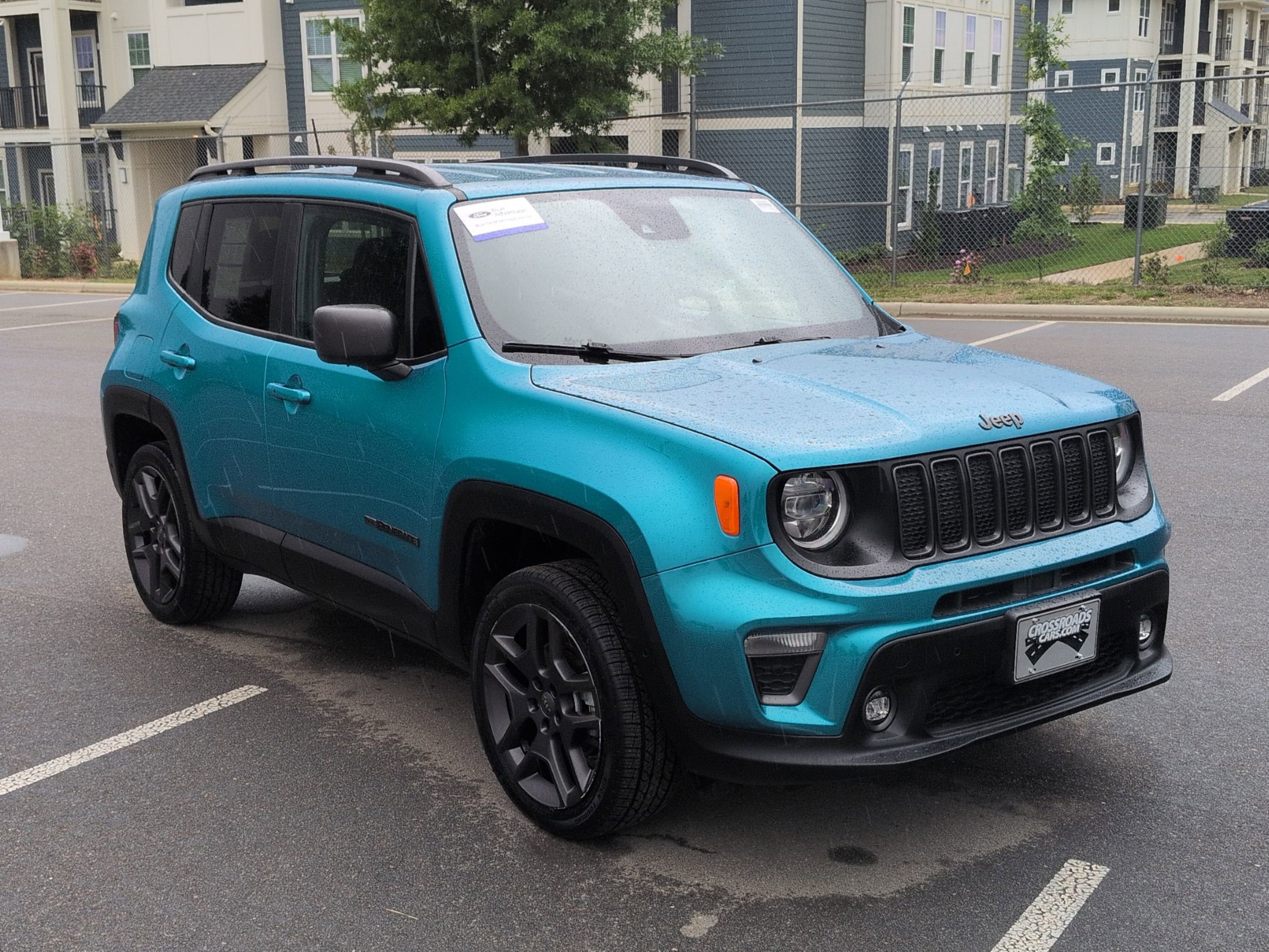 Used 2021 Jeep Renegade Latitude w/ Luxury Group II AWD/4WD image 2