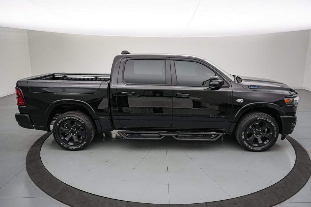 Used 2026 RAM 1500 Big Horn AWD/4WD image 3