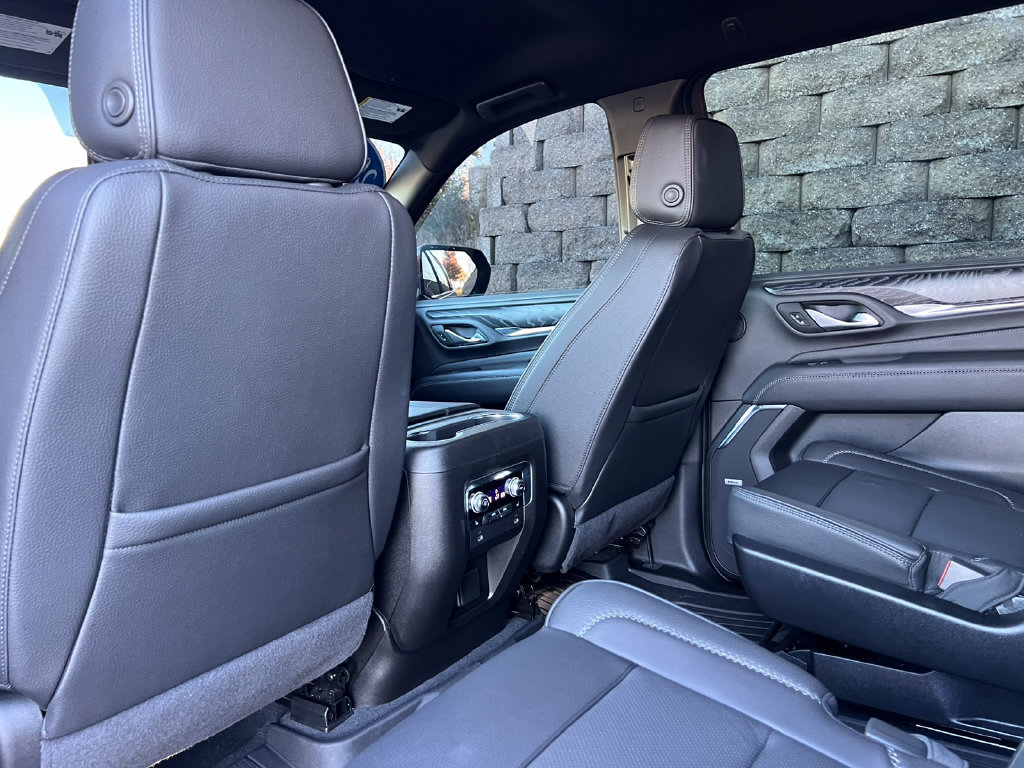 Used 2023 GMC Yukon XL Denali AWD/4WD image 38