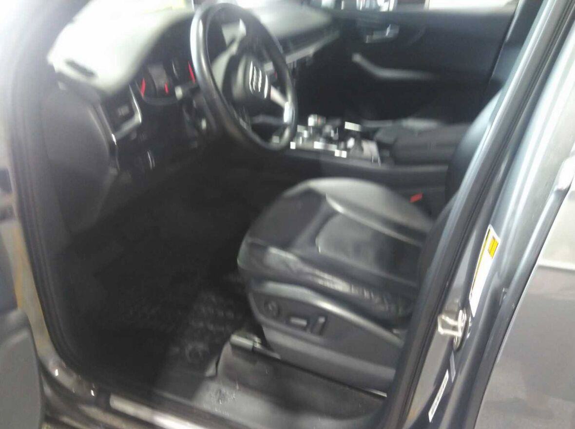 Used 2017 Audi Q7 3.0T Premium AWD/4WD image 4