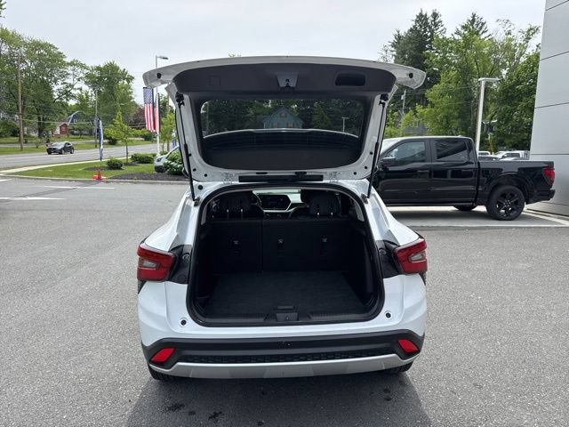 Used 2024 Chevrolet Trax LT FWD image 11