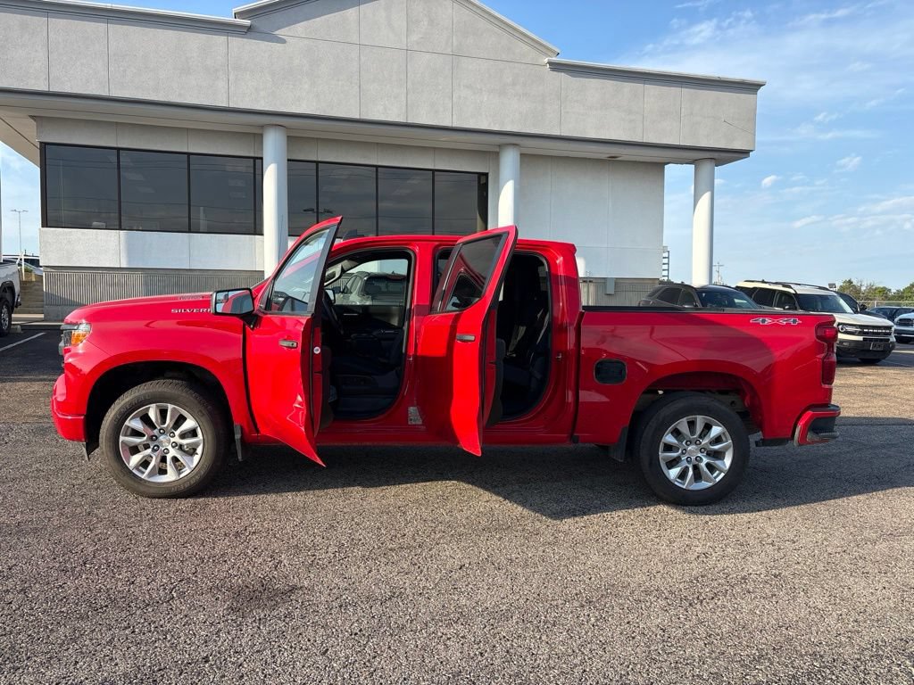 Used 2025 Chevrolet Silverado 1500 Custom AWD/4WD image 4