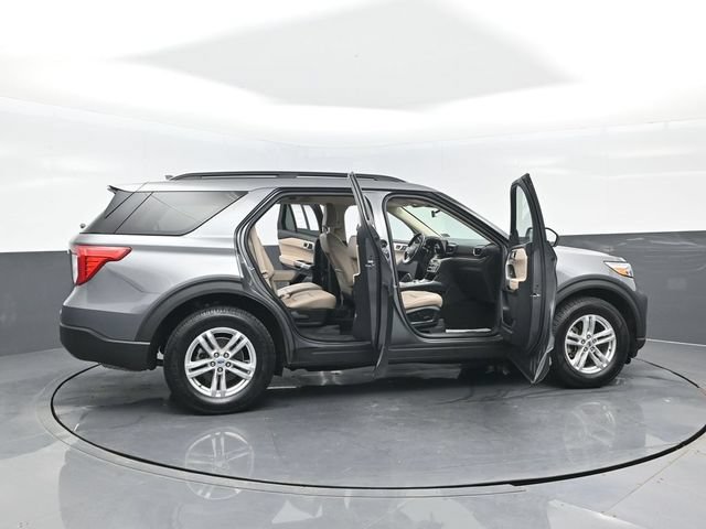 Certified 2023 Ford Explorer XLT w/ Equipment Group 202A AWD/4WD image 28