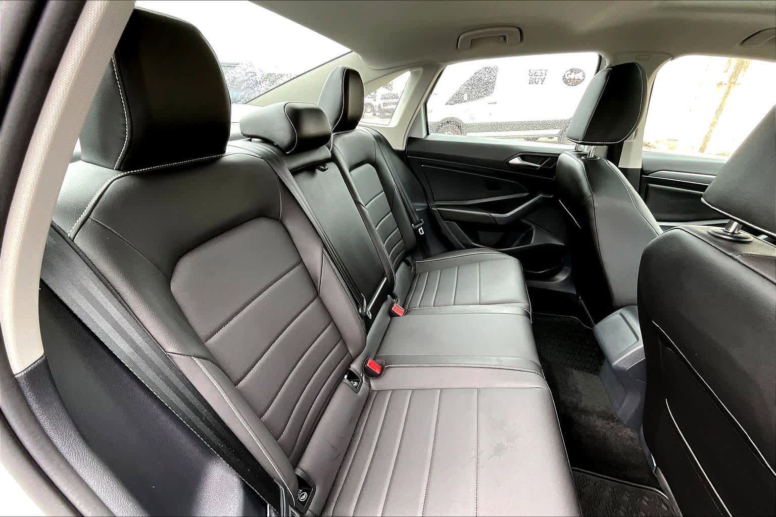 Used 2023 Volkswagen Jetta SE FWD image 19
