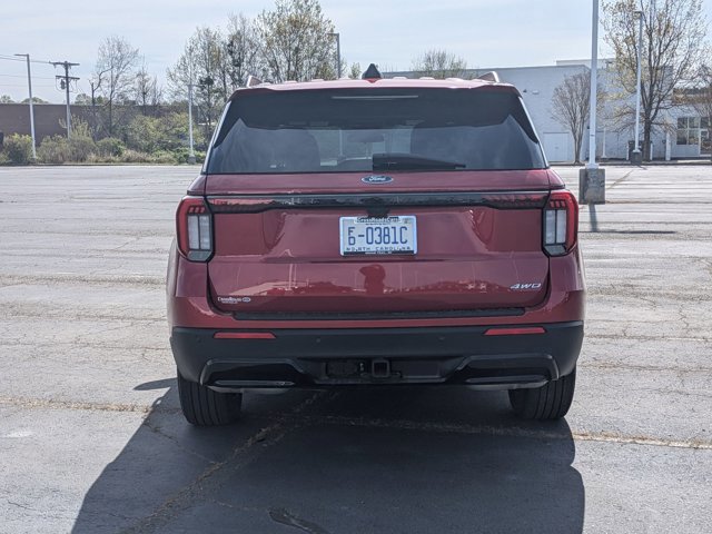 Certified 2025 Ford Explorer ST-Line image 4