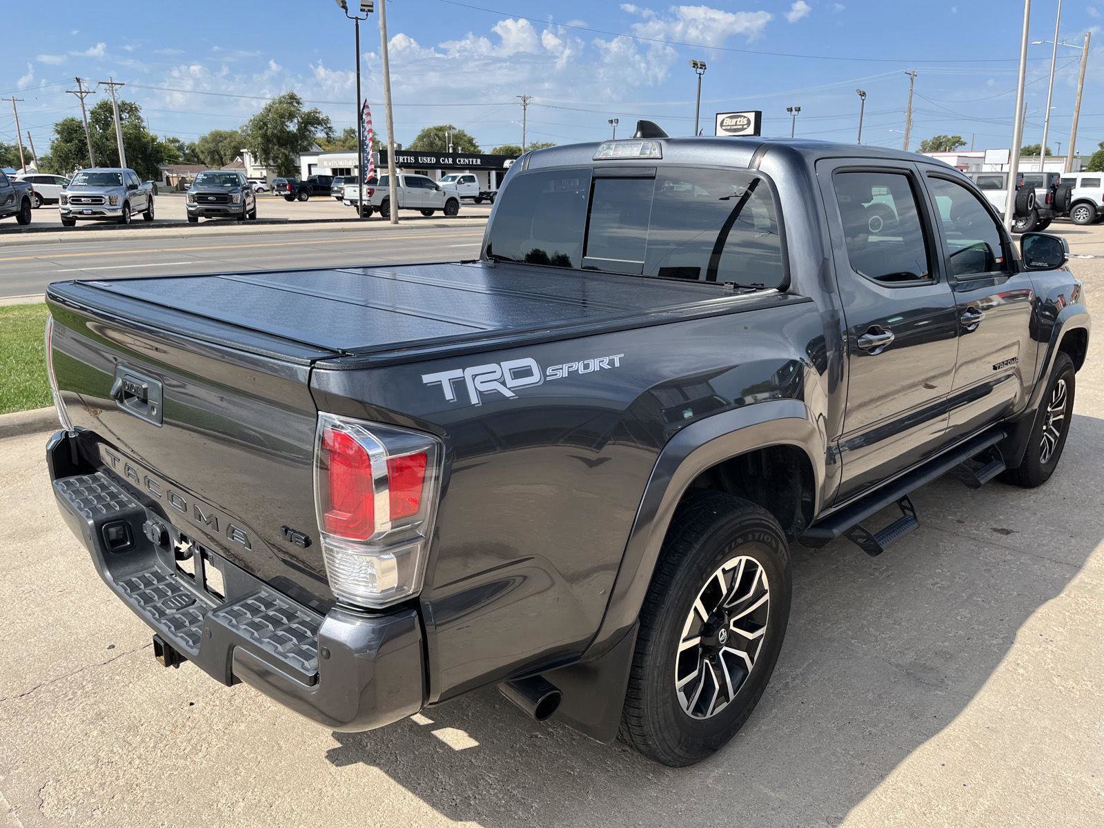 Used 2021 Toyota Tacoma TRD Off-Road image 5