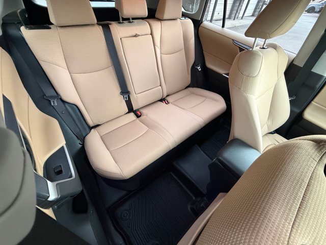 Used 2020 Toyota RAV4 LE w/ Carpet Mat Package AWD/4WD image 18