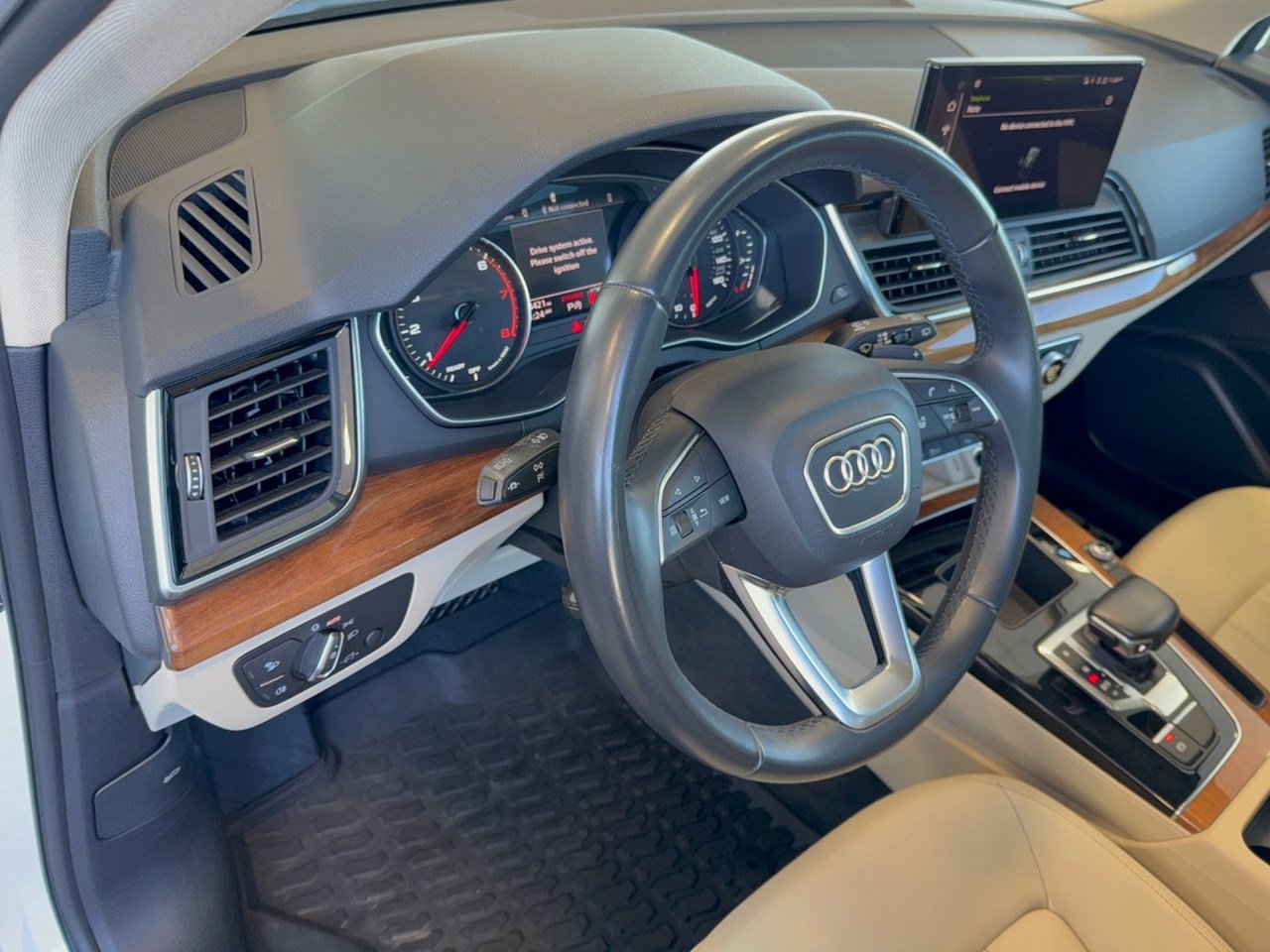 Used 2021 Audi Q5 2.0T Premium w/ Convenience Package AWD/4WD image 4