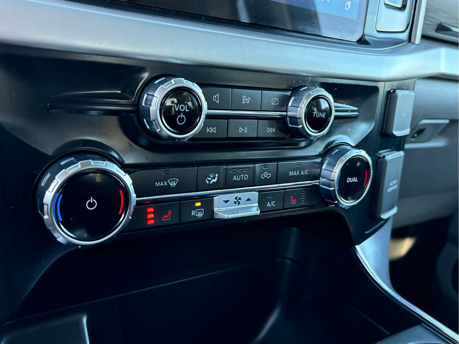 Certified 2022 Ford F150 XLT w/ Equipment Group 302A High image 21