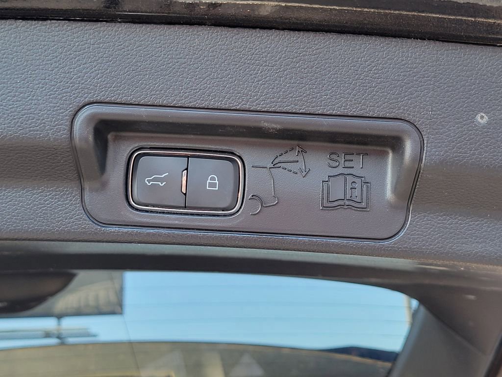 Certified 2020 Ford Explorer XLT w/ Equipment Group 202A image 13