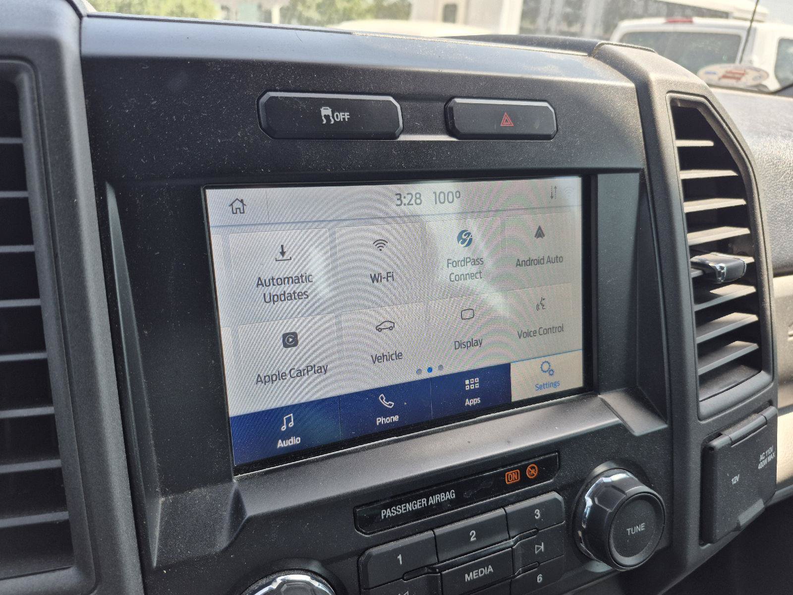 Certified 2020 Ford F250 XL w/ STX Appearance Package AWD/4WD image 3